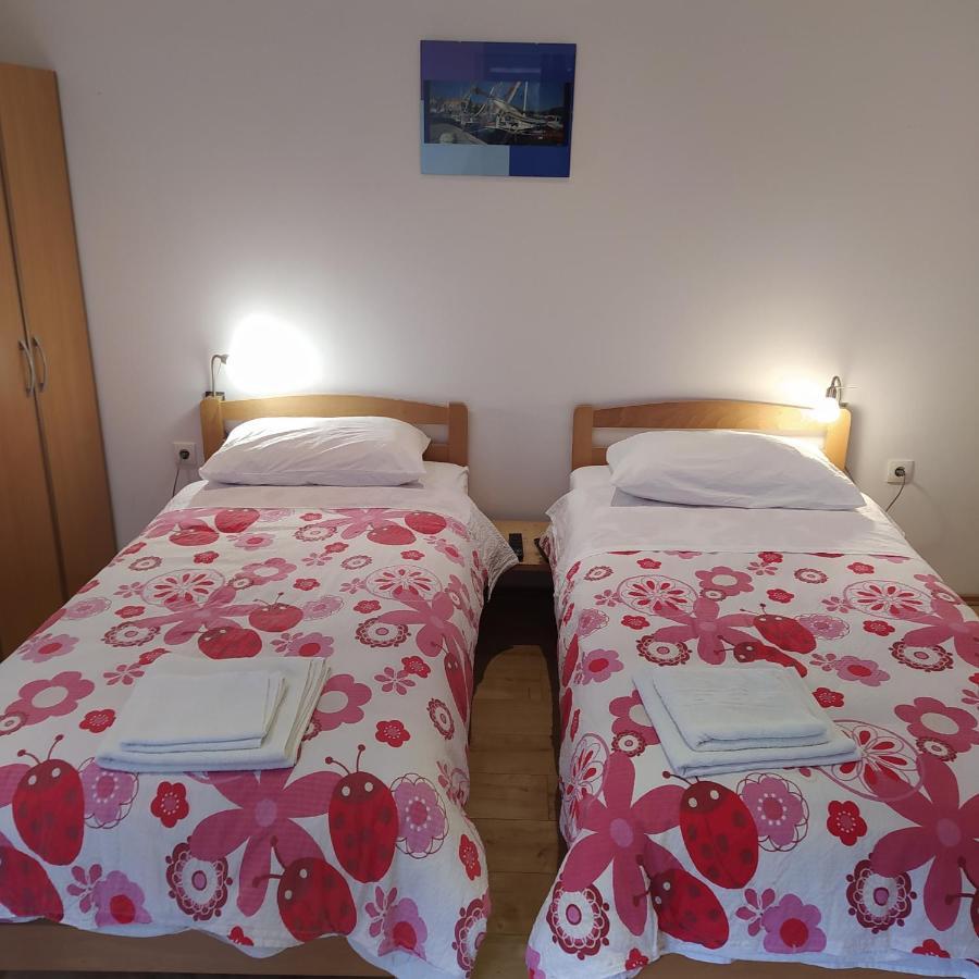Peter&Zana Apartments Stari Grad  Esterno foto