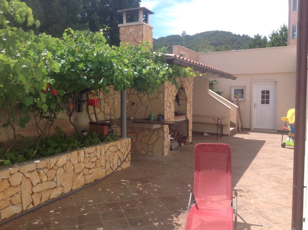 Peter&Zana Apartments Stari Grad  Esterno foto